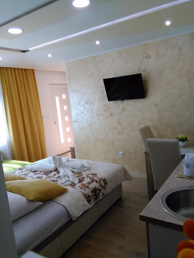 Apartmani Slado เทรบินเย ภายนอก รูปภาพ