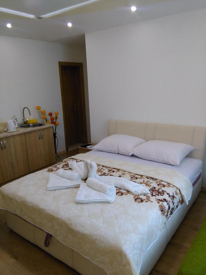 Apartmani Slado เทรบินเย ภายนอก รูปภาพ