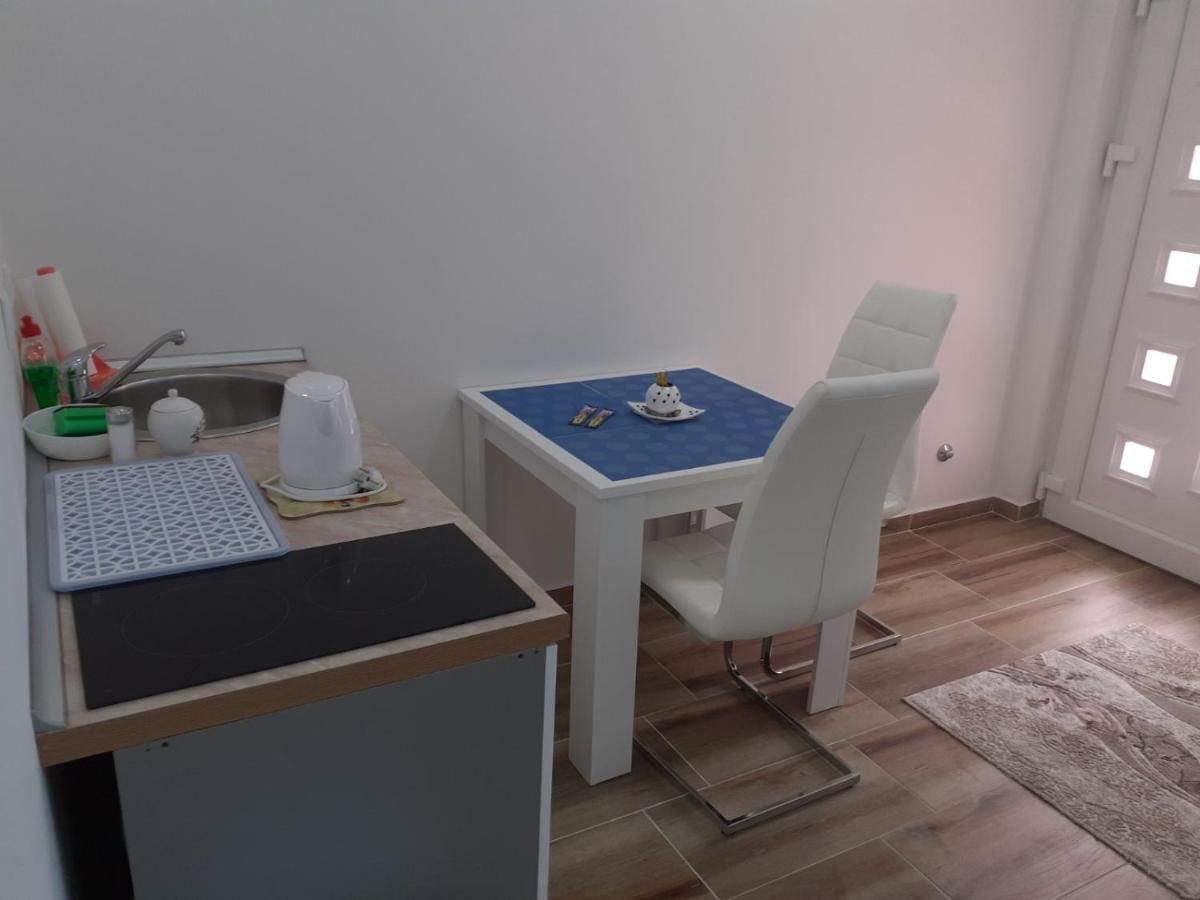Apartmani Slado เทรบินเย ภายนอก รูปภาพ