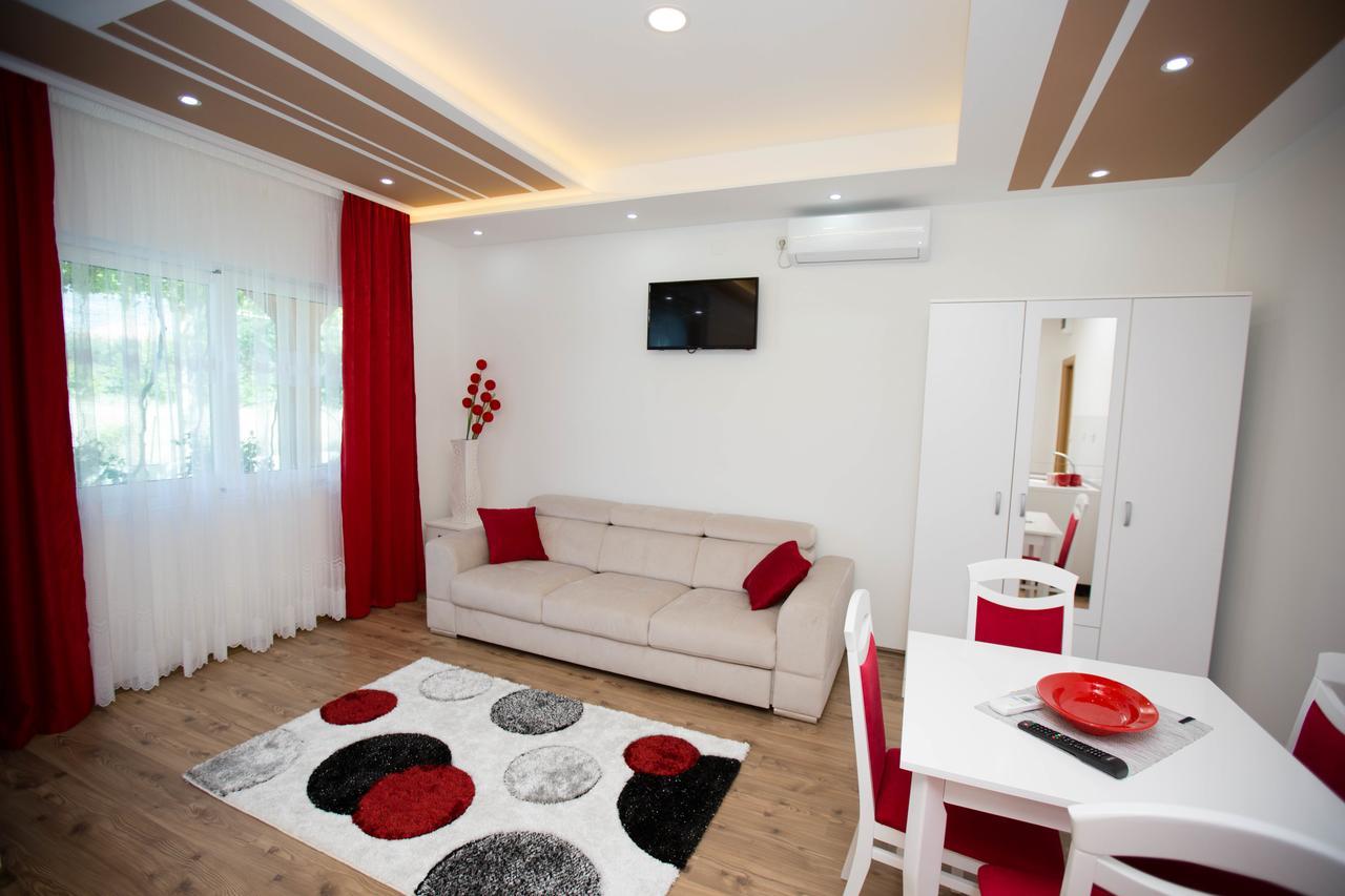 Apartmani Slado เทรบินเย ภายนอก รูปภาพ