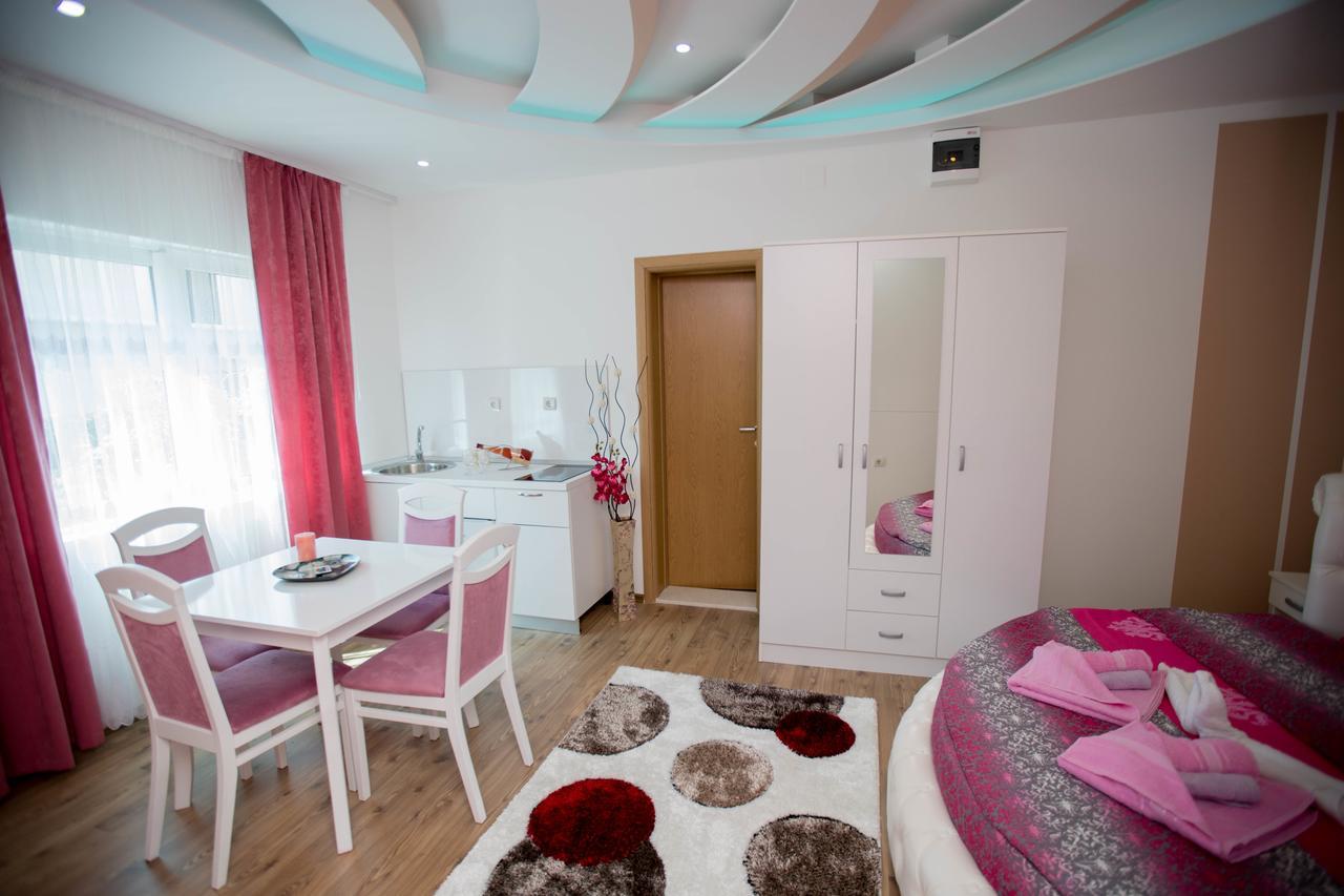 Apartmani Slado เทรบินเย ภายนอก รูปภาพ