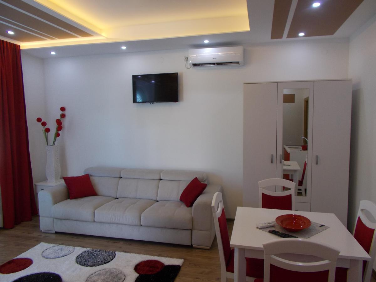 Apartmani Slado เทรบินเย ภายนอก รูปภาพ