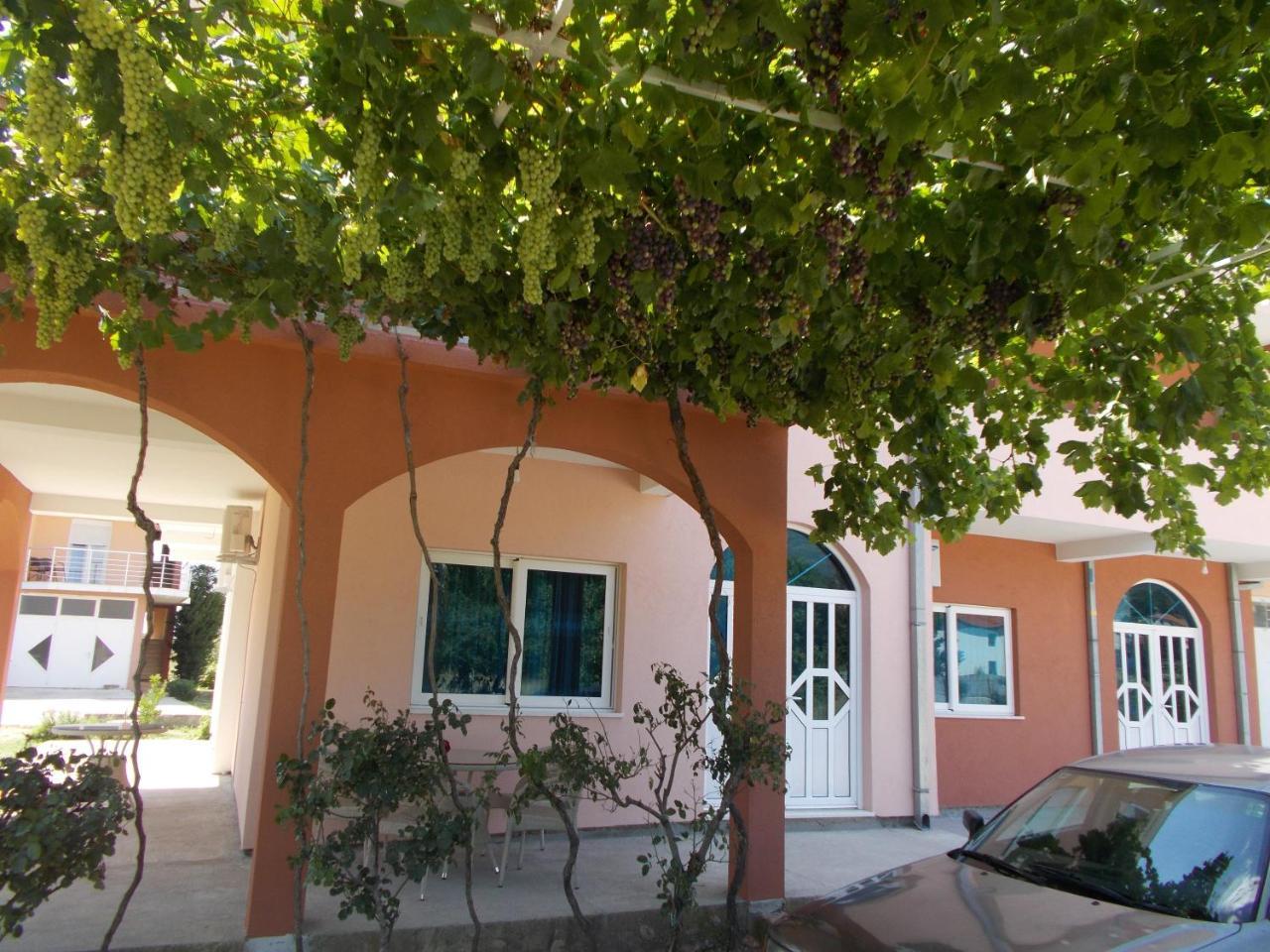 Apartmani Slado เทรบินเย ภายนอก รูปภาพ